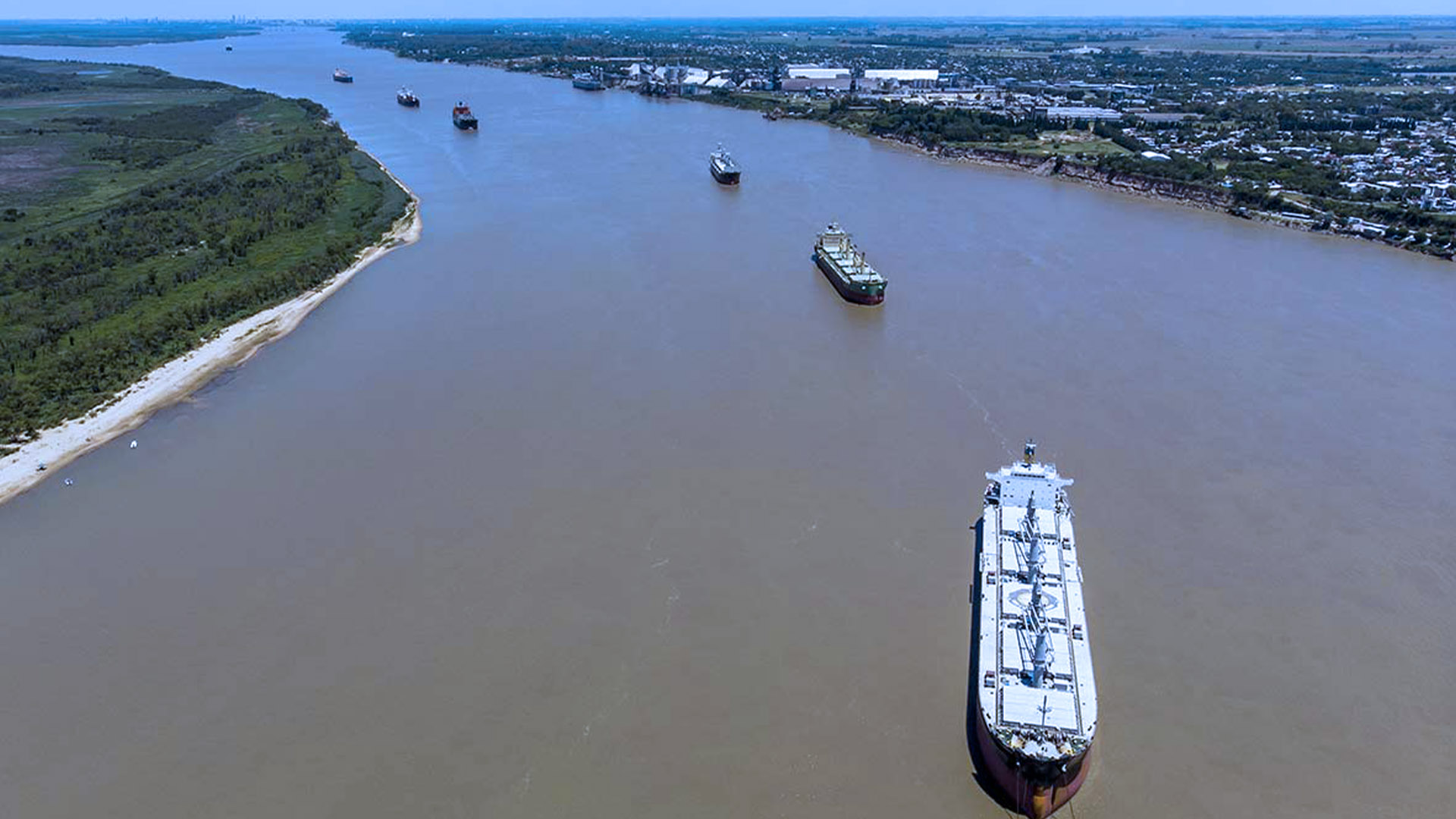 La Argentina que sale por el río